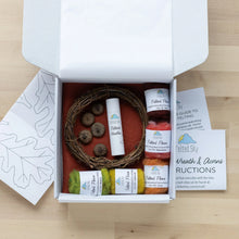 Load image into Gallery viewer, Candle Wreath & Acorns Felting Kit