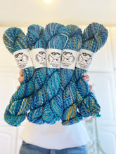 Load image into Gallery viewer, Plump