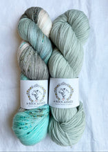 Load image into Gallery viewer, LYS Day Shawl