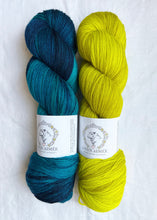 Load image into Gallery viewer, LYS Day Shawl