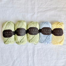 Load image into Gallery viewer, Daisy Granny Square Bag Kits