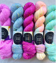 Load image into Gallery viewer, Le Triangle Granny Kits