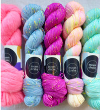 Load image into Gallery viewer, Le Triangle Granny Kits