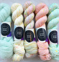 Load image into Gallery viewer, Le Triangle Granny Kits