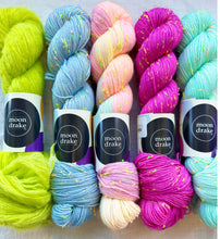 Load image into Gallery viewer, Le Triangle Granny Kits