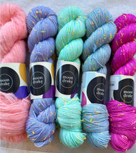 Load image into Gallery viewer, Le Triangle Granny Kits