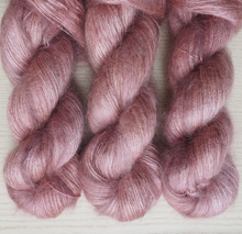 Load image into Gallery viewer, Soyeux