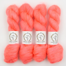 Load image into Gallery viewer, Soyeux