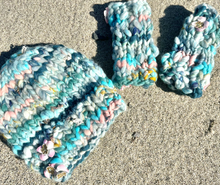 Load image into Gallery viewer, Mermaid Locks Hat & Mitts