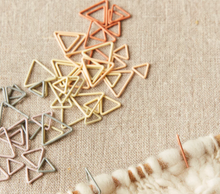 Load image into Gallery viewer, Triangle Stitch Markers
