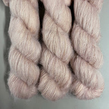 Load image into Gallery viewer, Soyeux