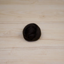 Load image into Gallery viewer, Dyed Corriedale Top Roving