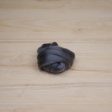 Load image into Gallery viewer, Dyed Corriedale Top Roving