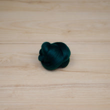 Load image into Gallery viewer, Dyed Corriedale Top Roving
