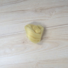 Load image into Gallery viewer, Dyed Corriedale Top Roving