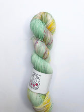 Load image into Gallery viewer, Stormy Sky Shawl Kit