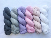 Load image into Gallery viewer, Spud and Chloe Garter Blanket