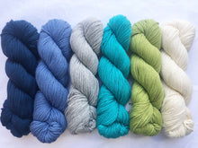 Load image into Gallery viewer, Spud and Chloe Garter Blanket