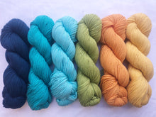 Load image into Gallery viewer, Spud and Chloe Garter Blanket