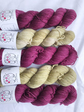 Load image into Gallery viewer, Pressed Flowers Kit