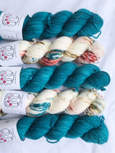 Load image into Gallery viewer, Pressed Flowers Kit