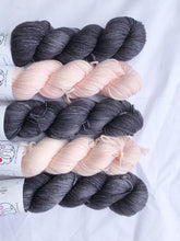 Load image into Gallery viewer, Pressed Flowers Kit