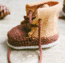 Load image into Gallery viewer, Baby Duck Booties