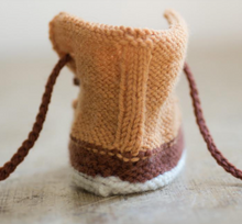 Load image into Gallery viewer, Baby Duck Booties