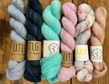 Load image into Gallery viewer, BrioBand Shawl