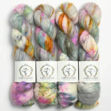 Load image into Gallery viewer, Soyeux