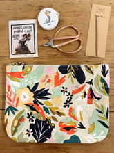 Load image into Gallery viewer, Knitter's Gift Bag