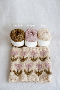 Winter Bulbs Cowl