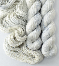Load image into Gallery viewer, Estrellita Mitts
