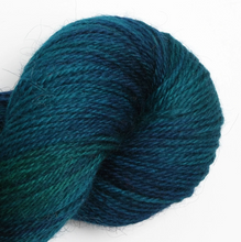 Load image into Gallery viewer, Antuco Cowl
